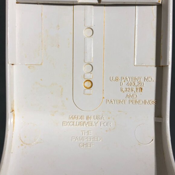 Pampered Chef Adjustable Sliding Measuring Cup  1/4 - 1 Cup, 50 - 250 ml - Picture 5 of 6